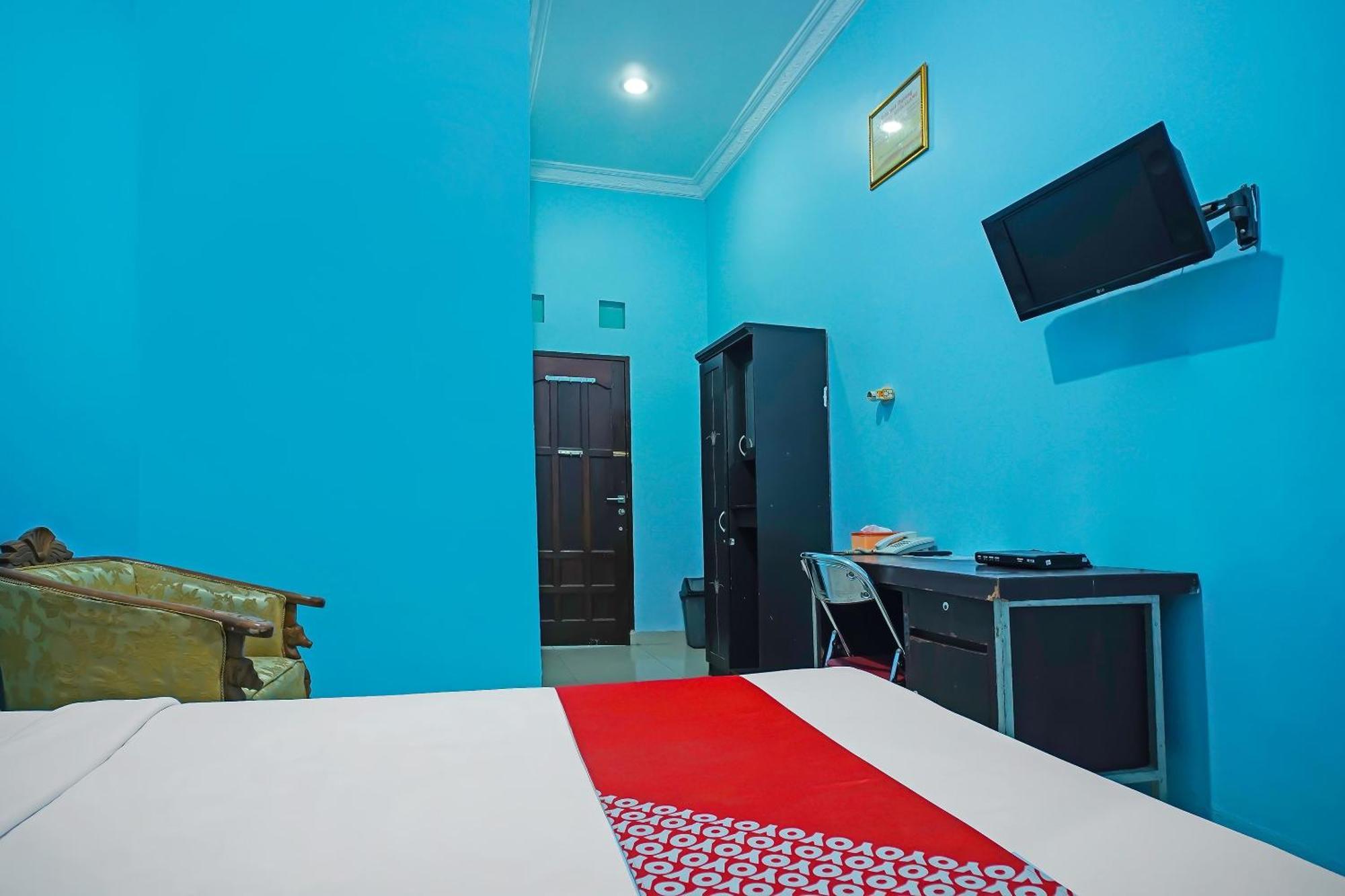 Oyo 92577 Hotel Sidikalang Near Kejaksaan Negeri Dairi Exterior foto