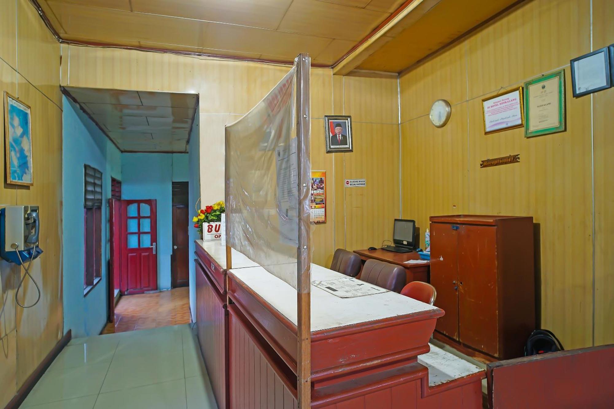 Oyo 92577 Hotel Sidikalang Near Kejaksaan Negeri Dairi Exterior foto
